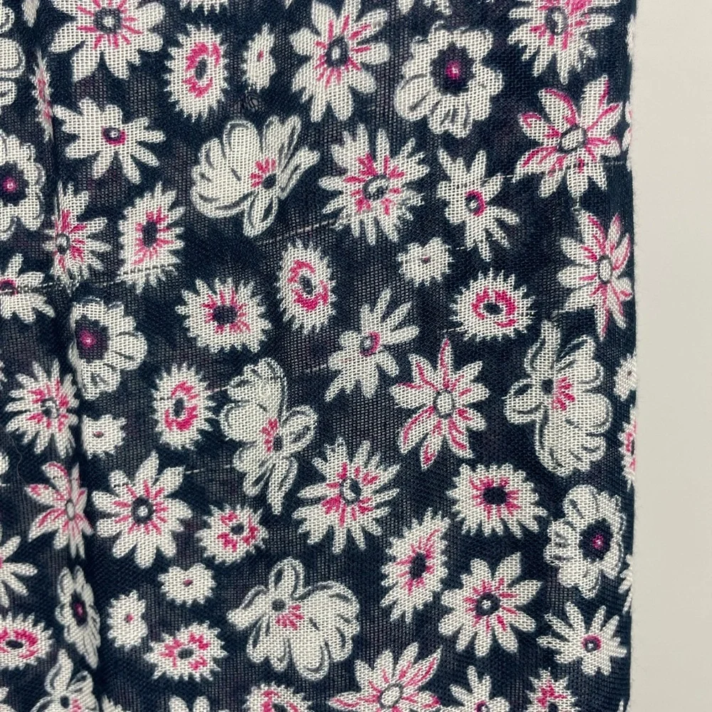 Rebecca Minkoff Daisy White Floral‎ Pink Oblong Tassel Trim Rectangular Scarf